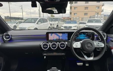 Mercedes-Benz A-Класс, 2019 год, 1 650 000 рублей, 5 фотография