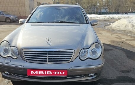 Mercedes-Benz C-Класс, 2005 год, 950 000 рублей, 3 фотография
