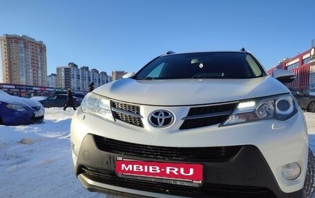 Toyota RAV4, 2014 год, 2 090 000 рублей, 3 фотография