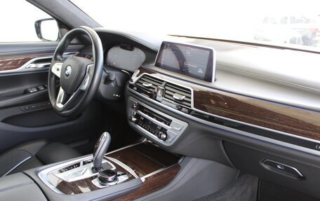 BMW 7 серия, 2019 год, 6 990 000 рублей, 9 фотография