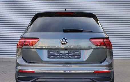 Volkswagen Tiguan II, 2021 год, 3 650 000 рублей, 8 фотография