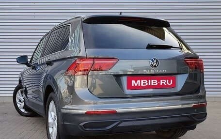 Volkswagen Tiguan II, 2021 год, 3 650 000 рублей, 6 фотография