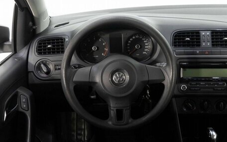 Volkswagen Polo VI (EU Market), 2011 год, 890 000 рублей, 16 фотография