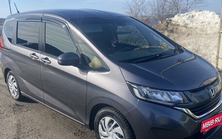 Honda Freed II, 2019 год, 1 749 000 рублей, 2 фотография