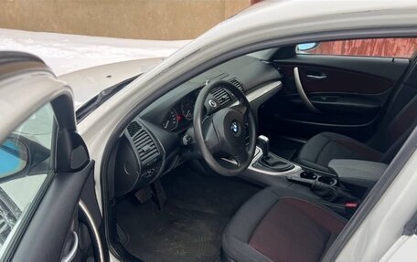 BMW 1 серия, 2008 год, 800 000 рублей, 6 фотография