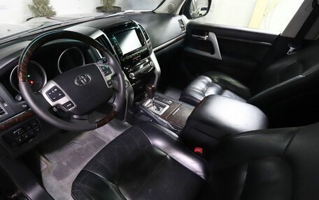 Toyota Land Cruiser 200, 2013 год, 4 200 000 рублей, 10 фотография