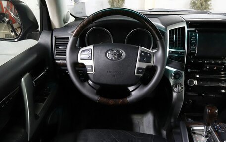 Toyota Land Cruiser 200, 2013 год, 4 200 000 рублей, 20 фотография