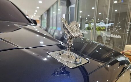 Rolls-Royce Cullinan, 2019 год, 32 000 000 рублей, 12 фотография