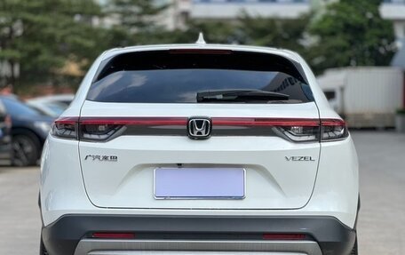 Honda Vezel, 2023 год, 2 660 000 рублей, 2 фотография