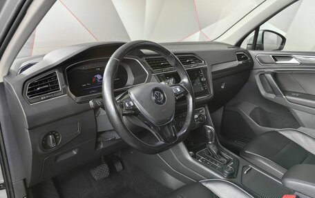 Volkswagen Tiguan II, 2018 год, 2 945 700 рублей, 14 фотография