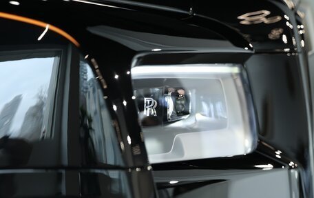Rolls-Royce Cullinan, 2023 год, 83 000 000 рублей, 23 фотография