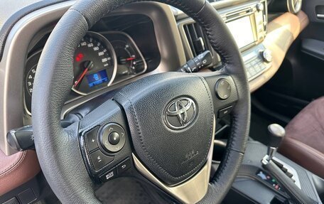 Toyota RAV4, 2015 год, 2 490 000 рублей, 13 фотография