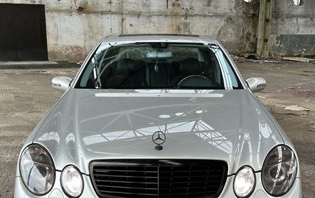Mercedes-Benz E-Класс, 2003 год, 2 799 999 рублей, 2 фотография