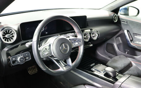 Mercedes-Benz CLA, 2020 год, 3 800 000 рублей, 13 фотография