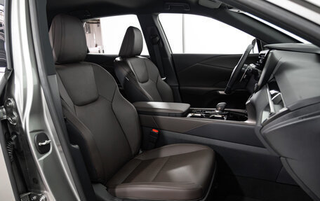 Lexus RX IV рестайлинг, 2023 год, 11 100 000 рублей, 24 фотография
