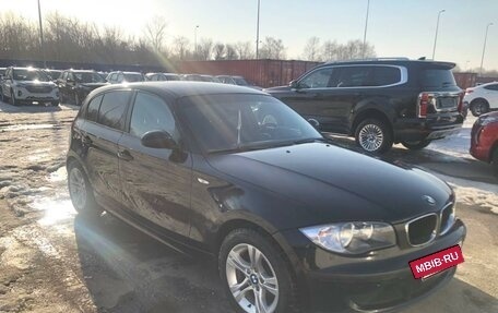 BMW 1 серия, 2009 год, 690 000 рублей, 2 фотография