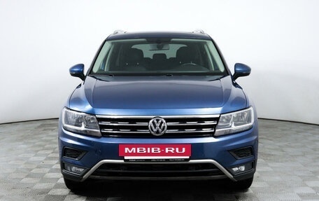 Volkswagen Tiguan II, 2019 год, 2 855 000 рублей, 2 фотография