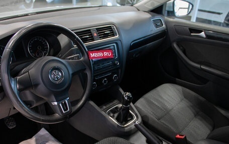Volkswagen Jetta VI, 2013 год, 1 099 000 рублей, 8 фотография