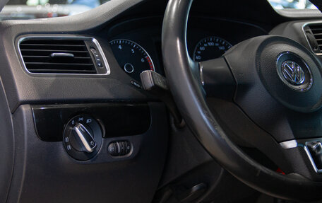 Volkswagen Jetta VI, 2013 год, 1 099 000 рублей, 19 фотография