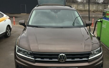 Volkswagen Tiguan II, 2019 год, 2 380 000 рублей, 5 фотография