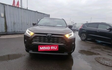 Toyota RAV4, 2020 год, 3 899 000 рублей, 2 фотография