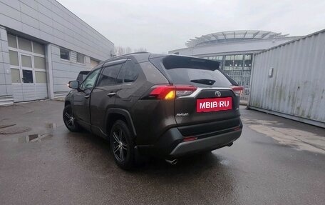 Toyota RAV4, 2020 год, 3 899 000 рублей, 5 фотография