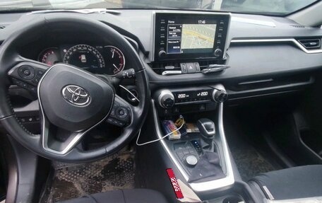 Toyota RAV4, 2020 год, 3 899 000 рублей, 9 фотография