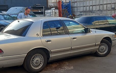 Mercury Grand Marquis II, 1992 год, 600 000 рублей, 1 фотография