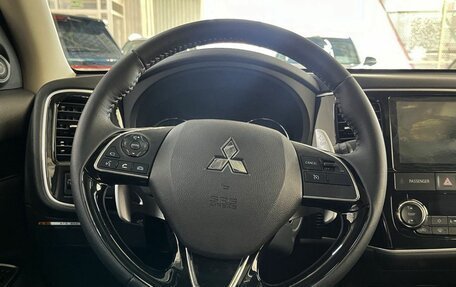 Mitsubishi Outlander III рестайлинг 3, 2023 год, 4 299 000 рублей, 9 фотография