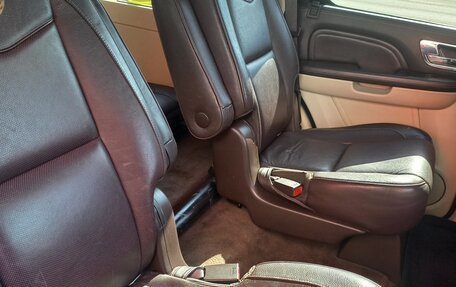 Cadillac Escalade III, 2011 год, 2 850 000 рублей, 12 фотография