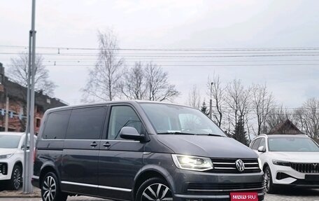 Volkswagen Multivan T6 рестайлинг, 2018 год, 4 949 000 рублей, 1 фотография