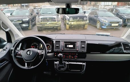 Volkswagen Multivan T6 рестайлинг, 2018 год, 4 949 000 рублей, 7 фотография