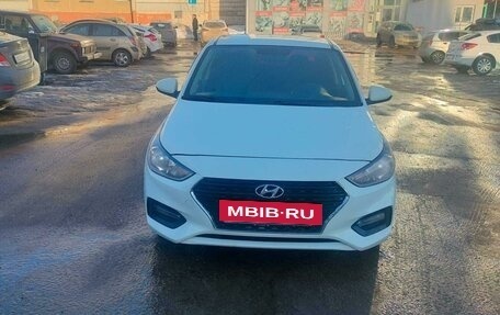Hyundai Solaris II рестайлинг, 2018 год, 910 000 рублей, 2 фотография