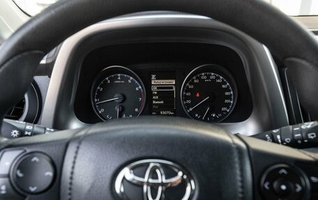 Toyota RAV4, 2017 год, 2 339 000 рублей, 13 фотография