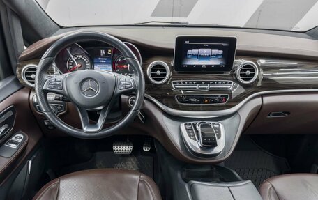 Mercedes-Benz V-Класс, 2018 год, 6 500 000 рублей, 32 фотография