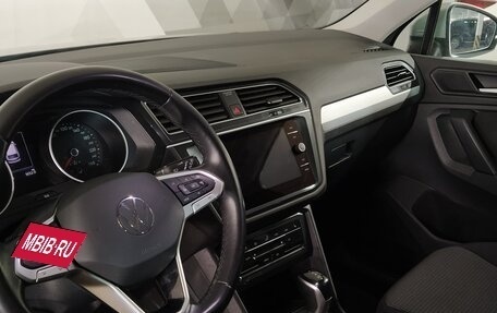 Volkswagen Tiguan II, 2021 год, 2 859 000 рублей, 8 фотография