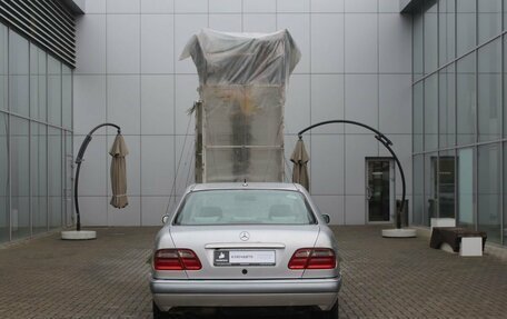 Mercedes-Benz E-Класс, 1999 год, 485 000 рублей, 6 фотография
