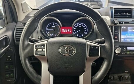 Toyota Land Cruiser Prado 150 рестайлинг 2, 2015 год, 4 550 000 рублей, 10 фотография