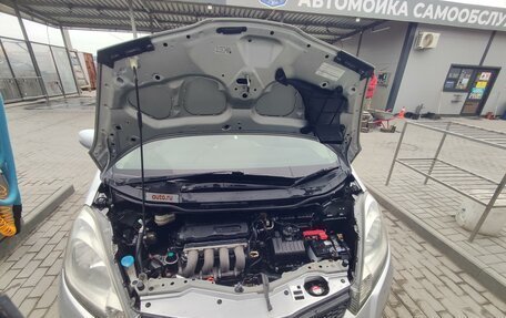 Honda Fit III, 2010 год, 990 000 рублей, 3 фотография