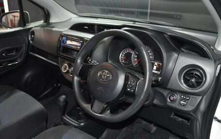 Toyota Vitz, 2016 год, 1 100 000 рублей, 9 фотография