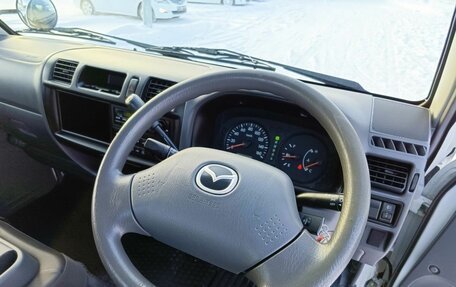 Mazda Bongo IV, 2017 год, 2 099 000 рублей, 13 фотография