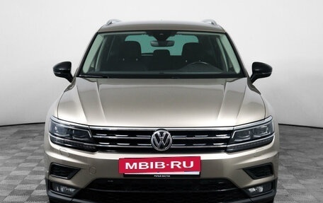 Volkswagen Tiguan II, 2019 год, 2 726 000 рублей, 2 фотография