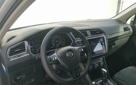 Volkswagen Tiguan II, 2017 год, 2 500 000 рублей, 16 фотография
