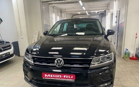 Volkswagen Tiguan II, 2018 год, 2 913 000 рублей, 2 фотография