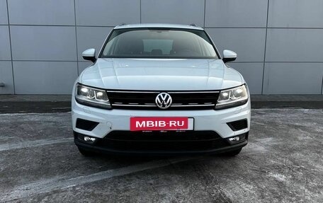 Volkswagen Tiguan II, 2017 год, 2 499 000 рублей, 2 фотография