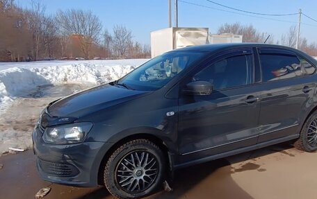 Volkswagen Polo VI (EU Market), 2013 год, 990 000 рублей, 2 фотография