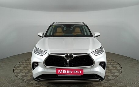 Toyota Highlander, 2023 год, 7 550 000 рублей, 2 фотография