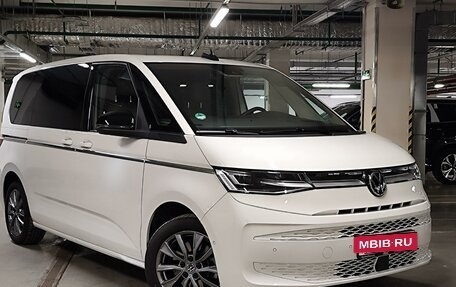 Volkswagen Multivan, 2022 год, 9 490 000 рублей, 3 фотография