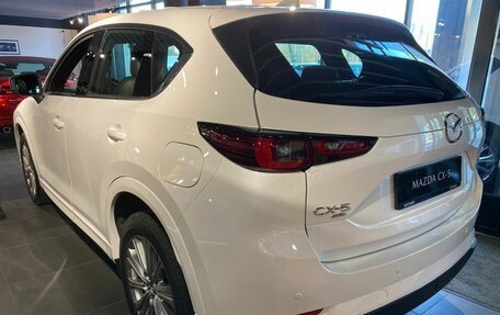 Mazda CX-5 II, 2023 год, 3 830 000 рублей, 3 фотография