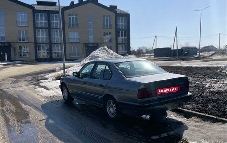 BMW 5 серия, 1989 год, 310 000 рублей, 1 фотография
